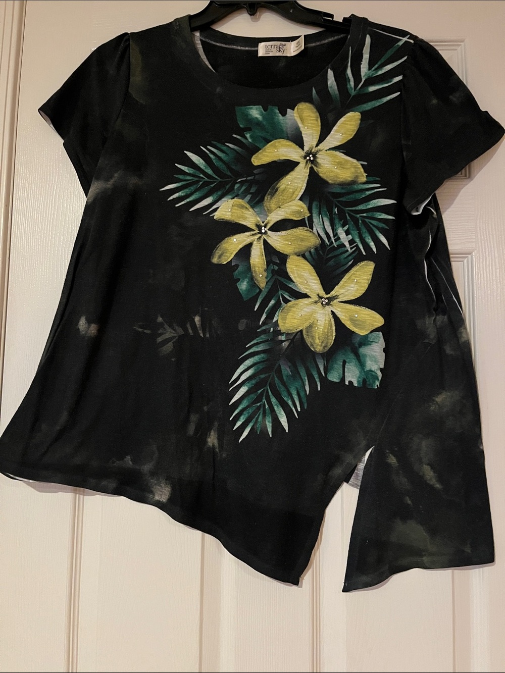 Terra & Sky Black Short Sleeve Tee with Yellow Floral and Green Leaves